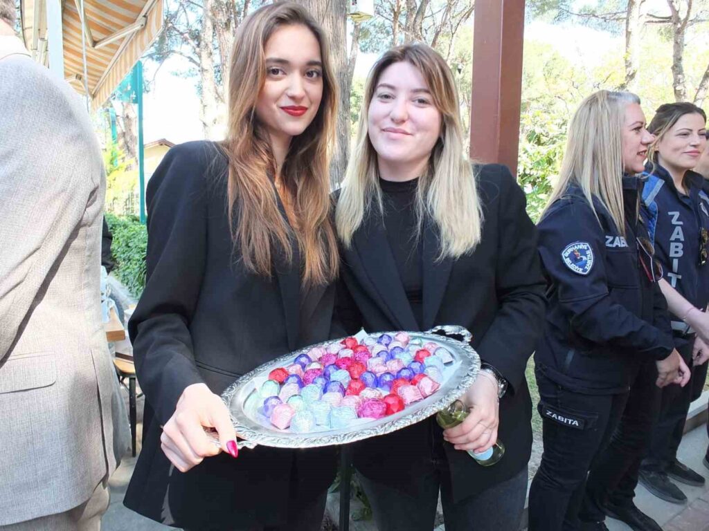 20240410aw180741-2-1024x768 Burhaniye’de bayramlaşma yapıldı