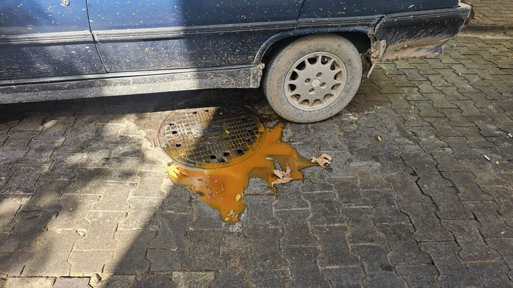 aK_BRu0_1UigrQqpsuFHFQ Bandırma’da kanalizasyondan yağ taştı