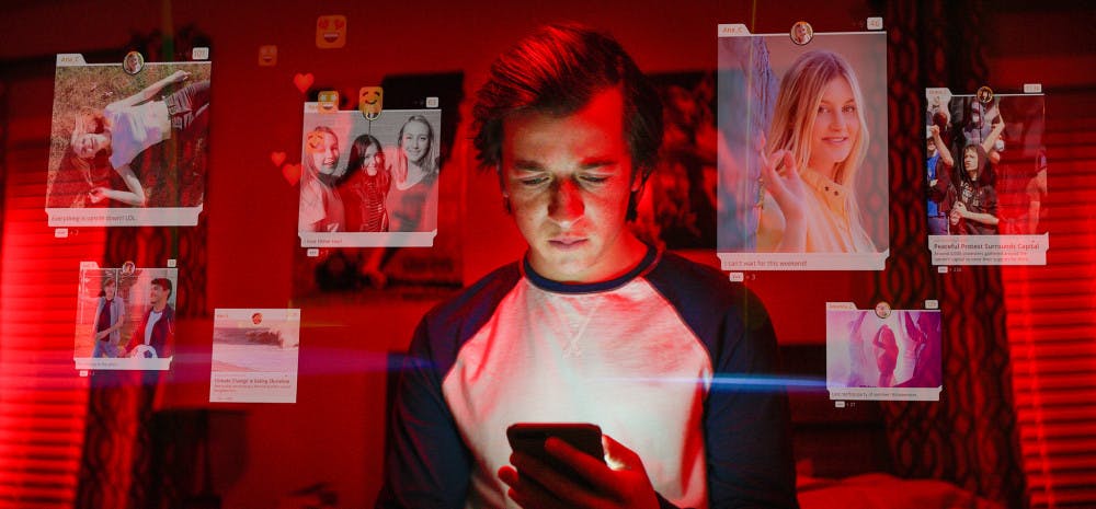 81555b20-e0ca-400e-9b91-812a8b7b3b8d.sized-1000x1000-1 Ağlar Çağında Medya Gücü ve Gözetim Kapitalizmi Üzerine